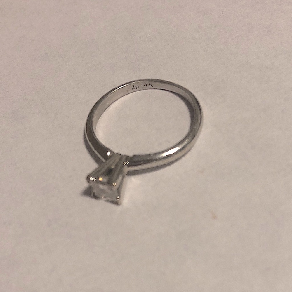 Zales 1/3 CT Princess Solitaire Diamond Ri… - Picture 5 of 6